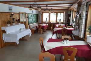 Gasthaus Bierhäusle Frühstücksraum Frühstücksbuffet weit